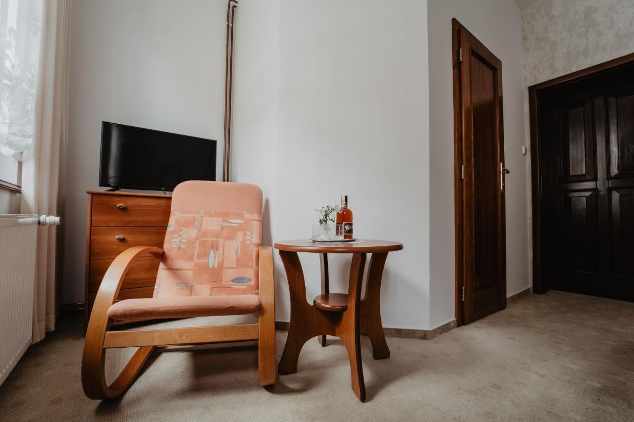 Hotel U Lipy Hrensko Ngoại thất bức ảnh