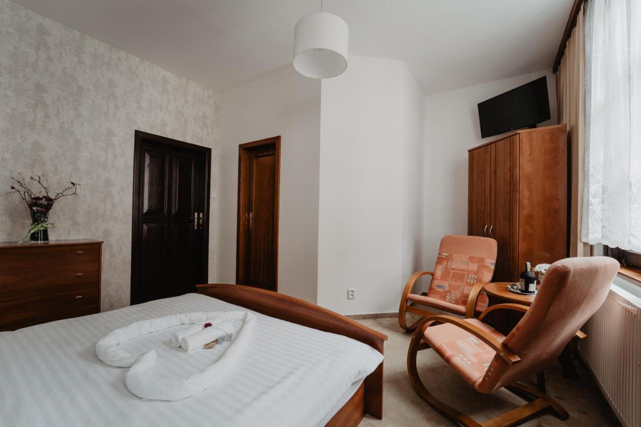 Hotel U Lipy Hrensko Ngoại thất bức ảnh