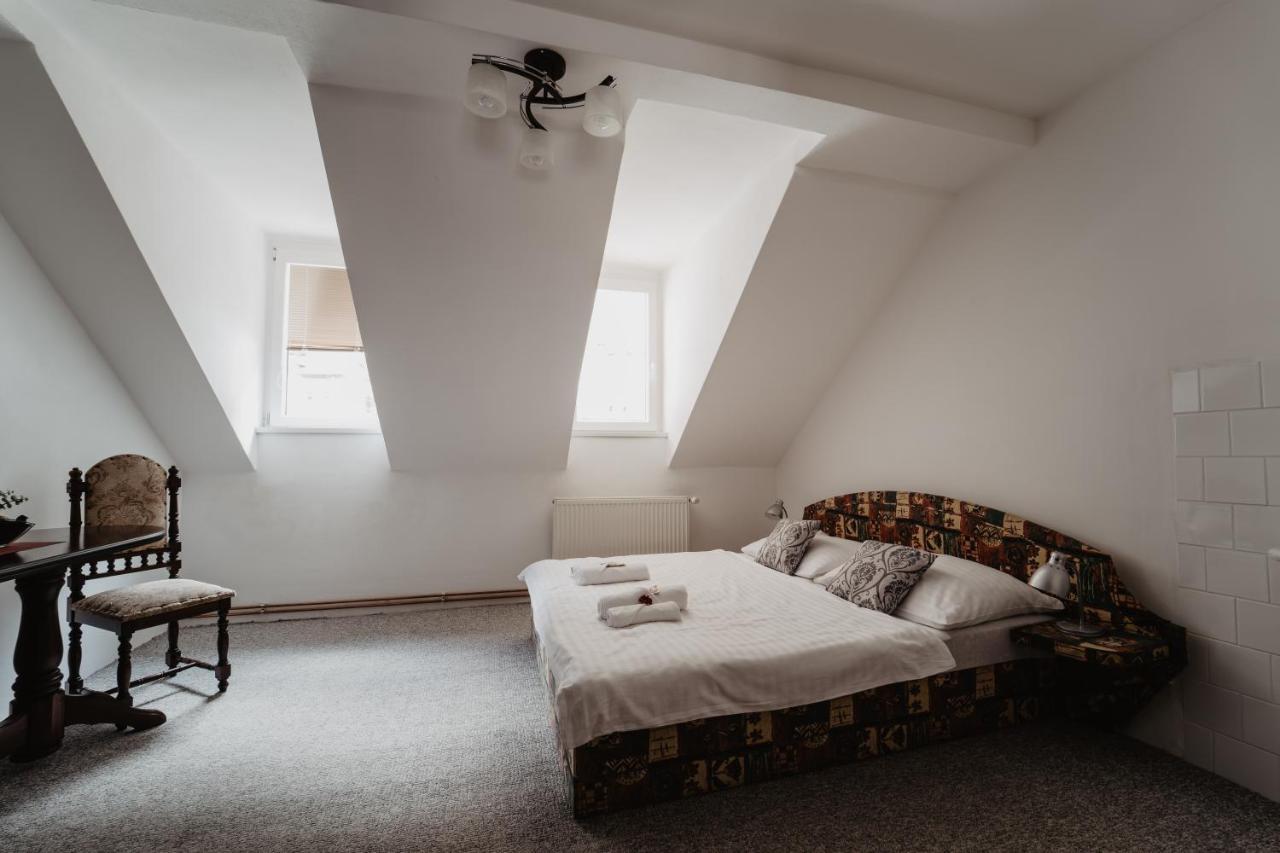 Hotel U Lipy Hrensko Ngoại thất bức ảnh