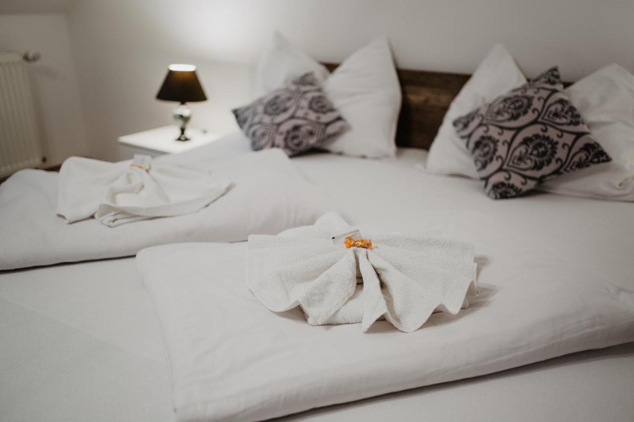 Hotel U Lipy Hrensko Ngoại thất bức ảnh