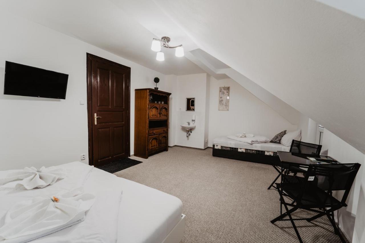 Hotel U Lipy Hrensko Ngoại thất bức ảnh